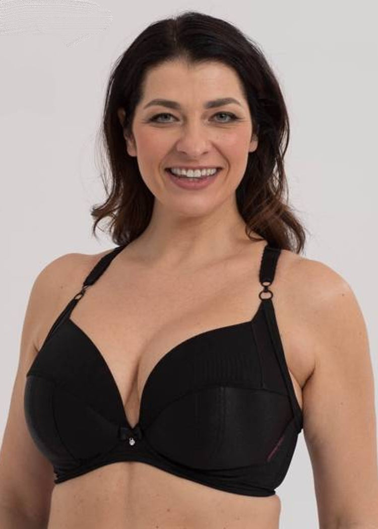 Model in PLM bikini top Le Noir Voorzijde