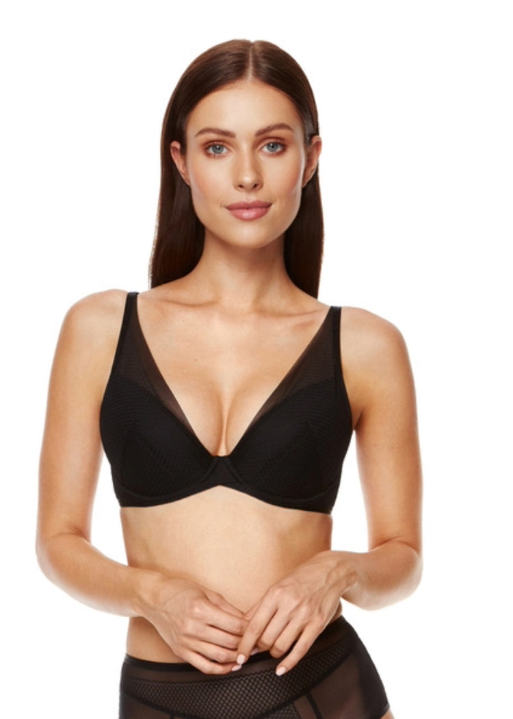 Model in Holly Push-Up BH Zwart Voorzijde