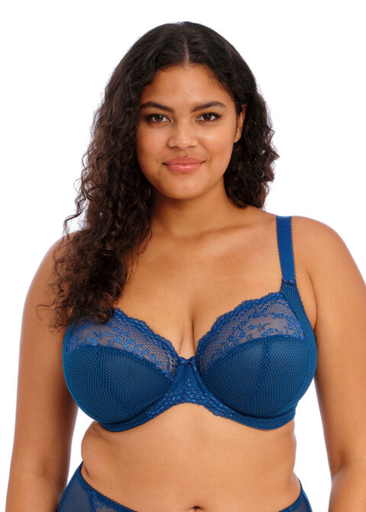 Model in Charley Plunge BH Stretch Petrol Voorzijde