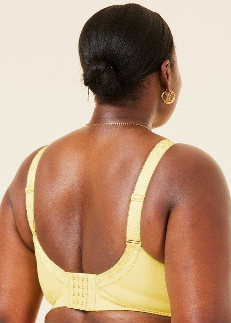 Model in Sugarcandy Beugelloze BH Lemon Achterzijde