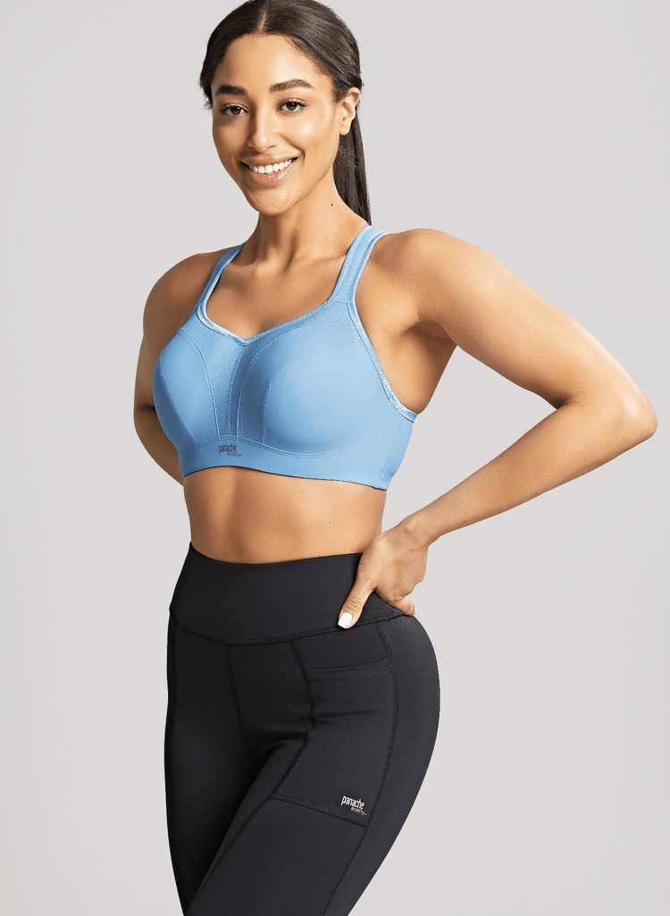 Model in Sport BH Skye Blue Voorzijde
