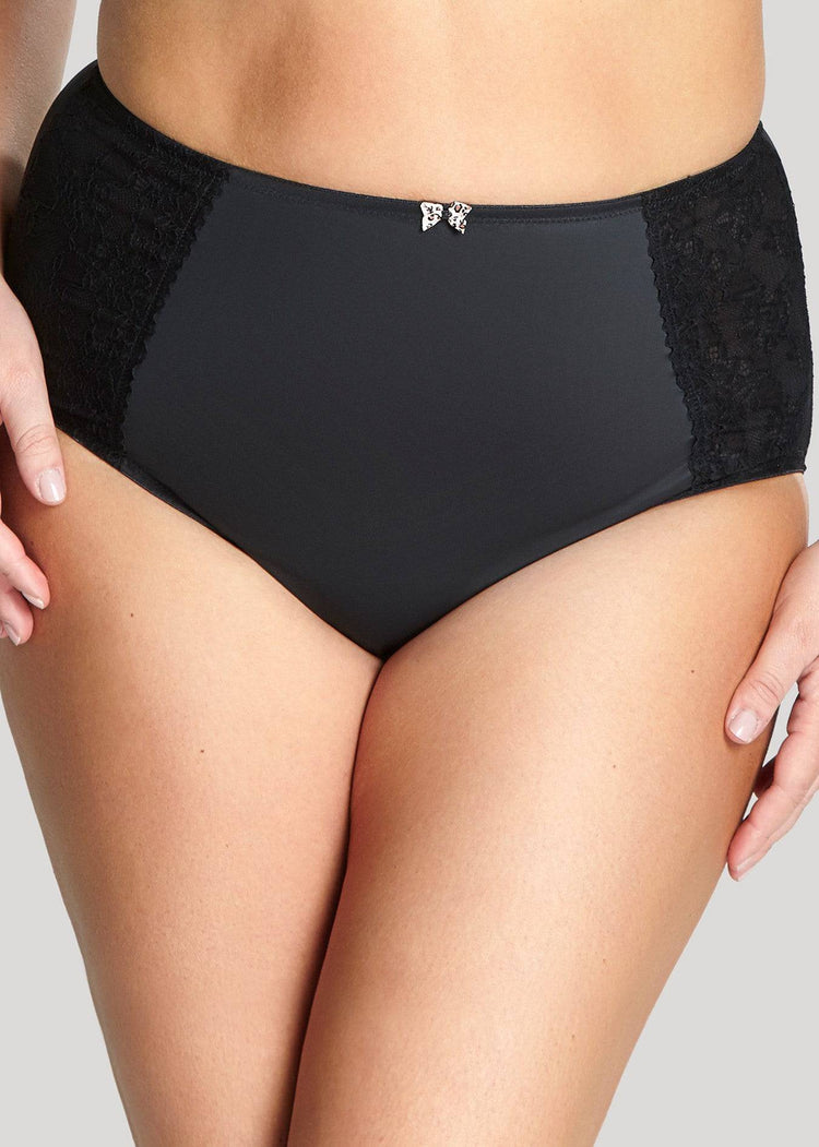 Model in Sculptresse Chi Chi Hoge Slip Zwart