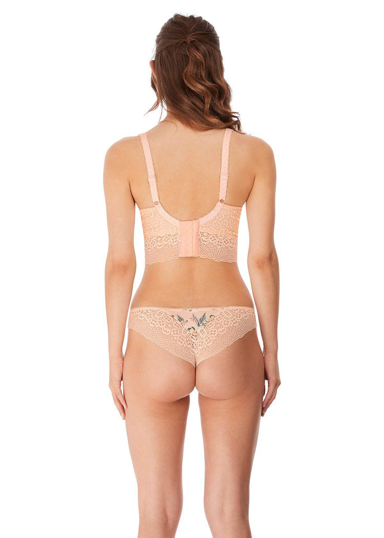 model in Freya Erin Rosewater setje achterzijde