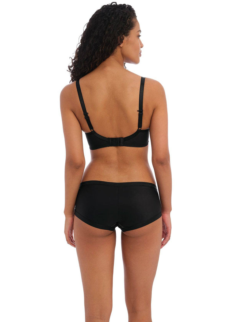 Model In Freya Tailored SetZwart