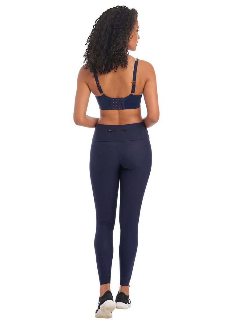 Model In Freya Sonic Sport-BH Navy Spice Achterzijde