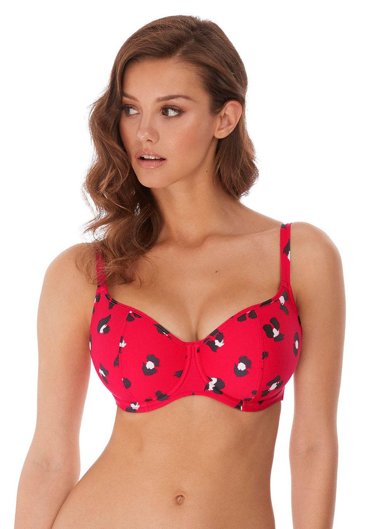 Model in Freya Wildcat Padded Sweetheart Bikini Top voorzijde