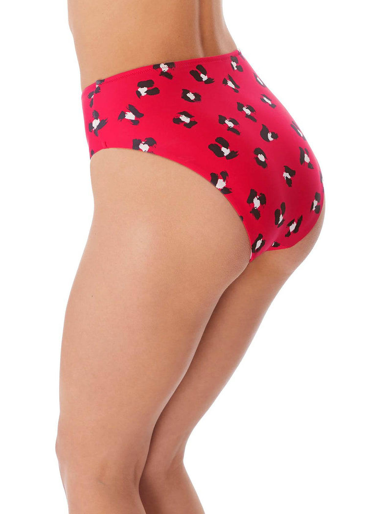 Model in Freya Wildcat High Waisted Bikini Broekje Rood zijaanzicht