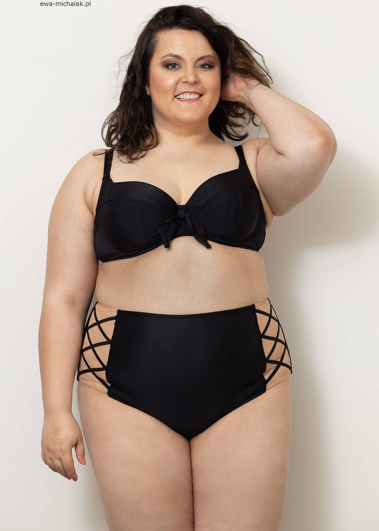 Model In Ewa Michalak Mimi Bikini Top Zwart Voorzijde