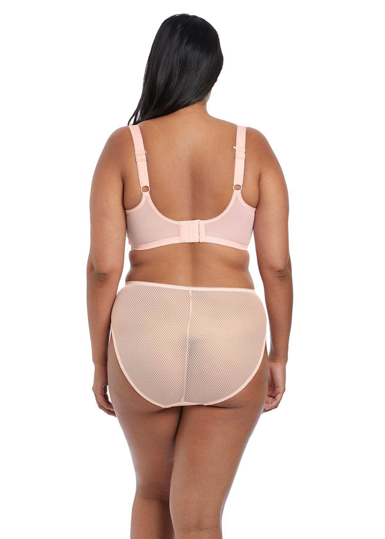 Model in Elomi Charley Ballet Pink setje achterzijde