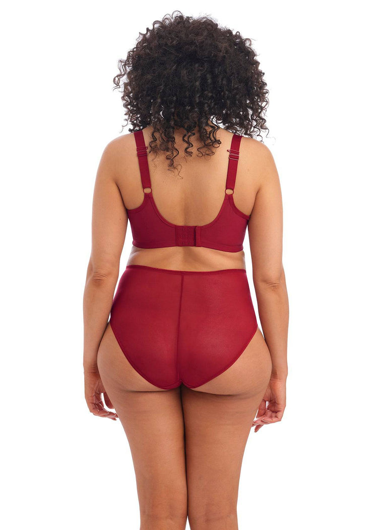 Model In Elomi Matilda Set Crimson Achterzijde