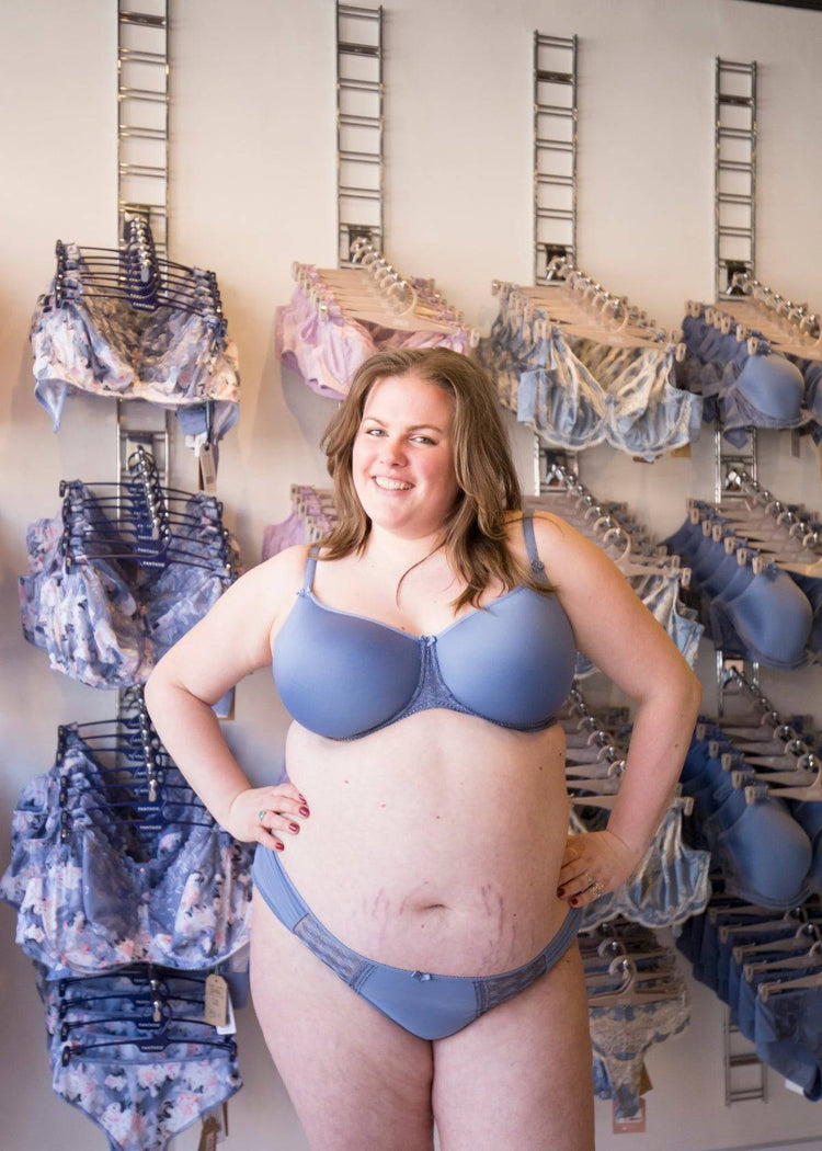 Model in Panache Cari Spacer T-Shirt BH Ocean voorzijde