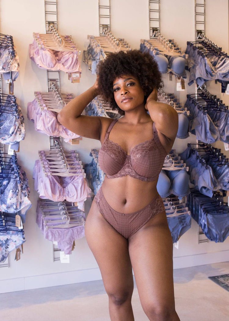 Model in Panache Envy Chestnut setje