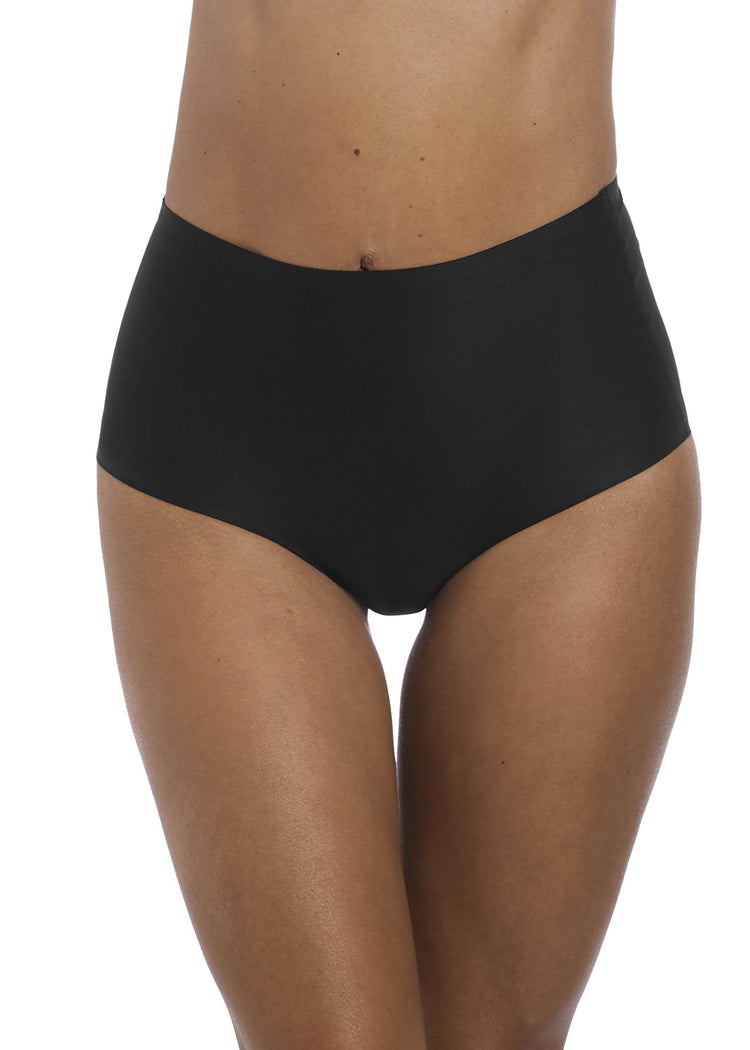Model in Fantasie Smoothease High Waisted Broekje Zwart Voor