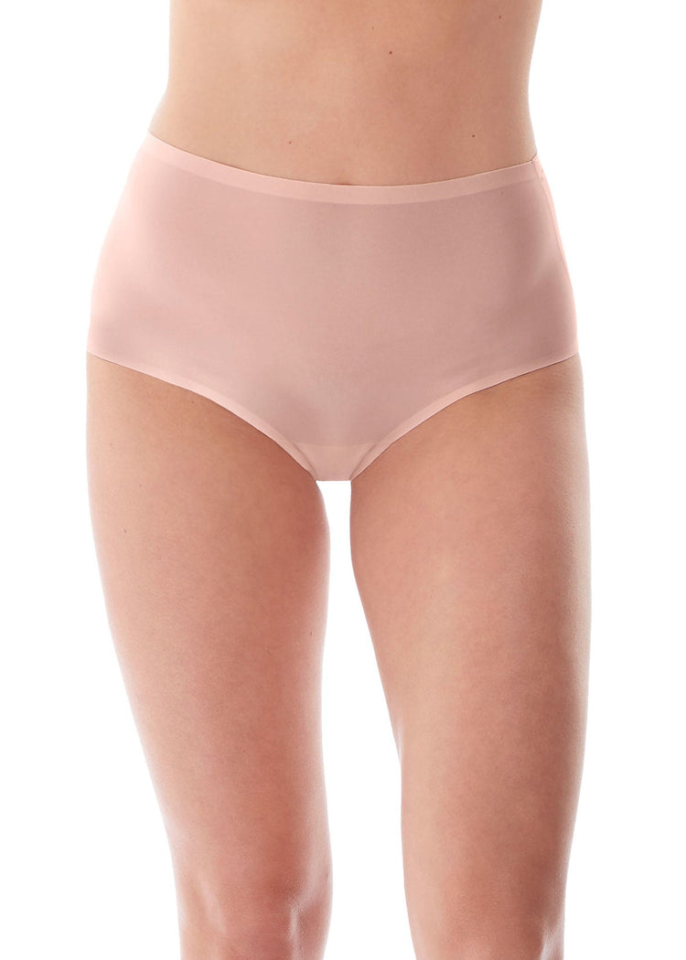 Model In Fantasie Smoothease High Waisted Broekje Blush Voorzijde