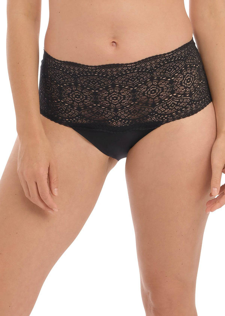Model In Fantasie lace Ease Naadloos Broekje Zwart Voorzijde