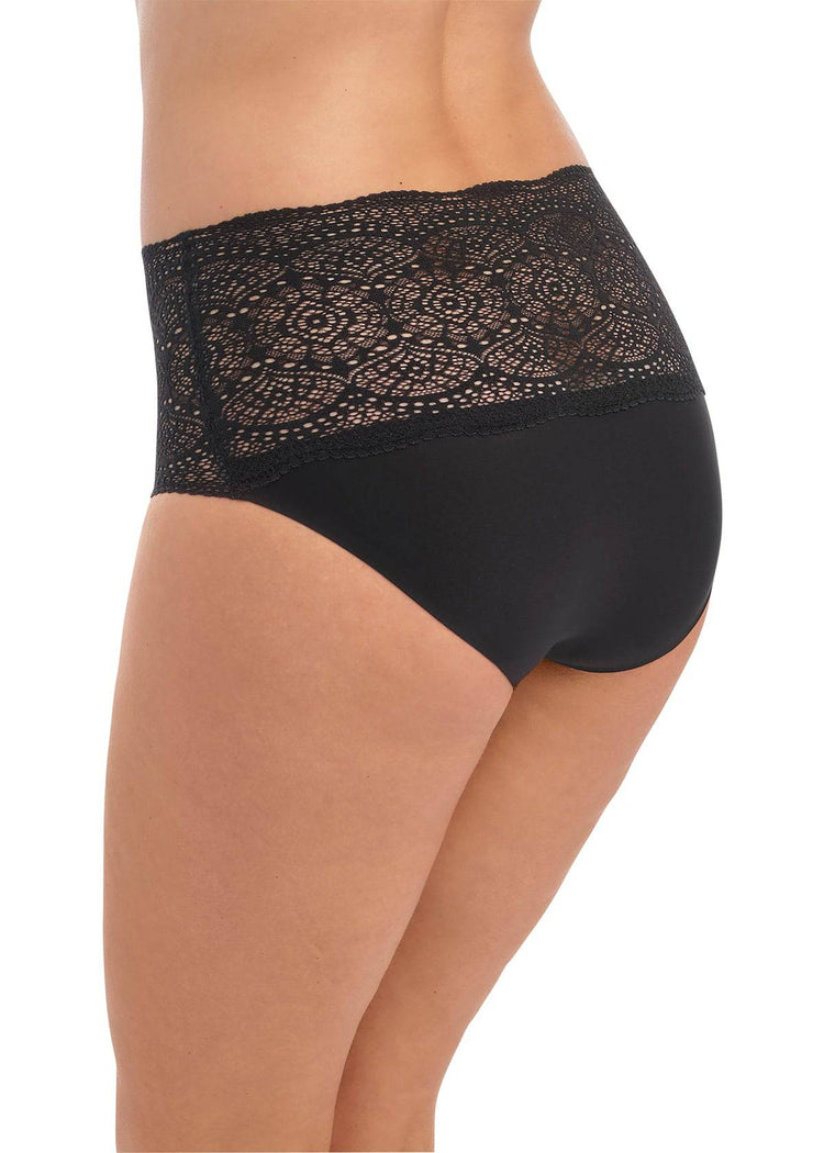 Model In Fantasie lace Ease Naadloos Broekje Zwart Achterzijde
