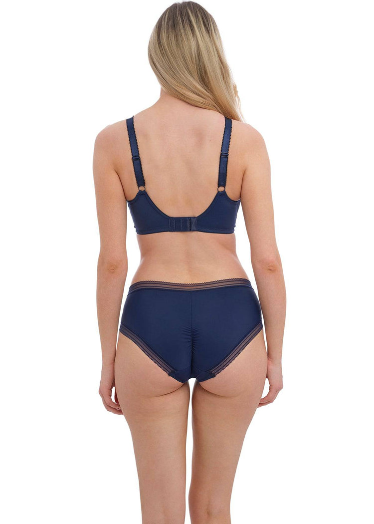 Model In Fantasie Fusion Set Navy Achterzijde