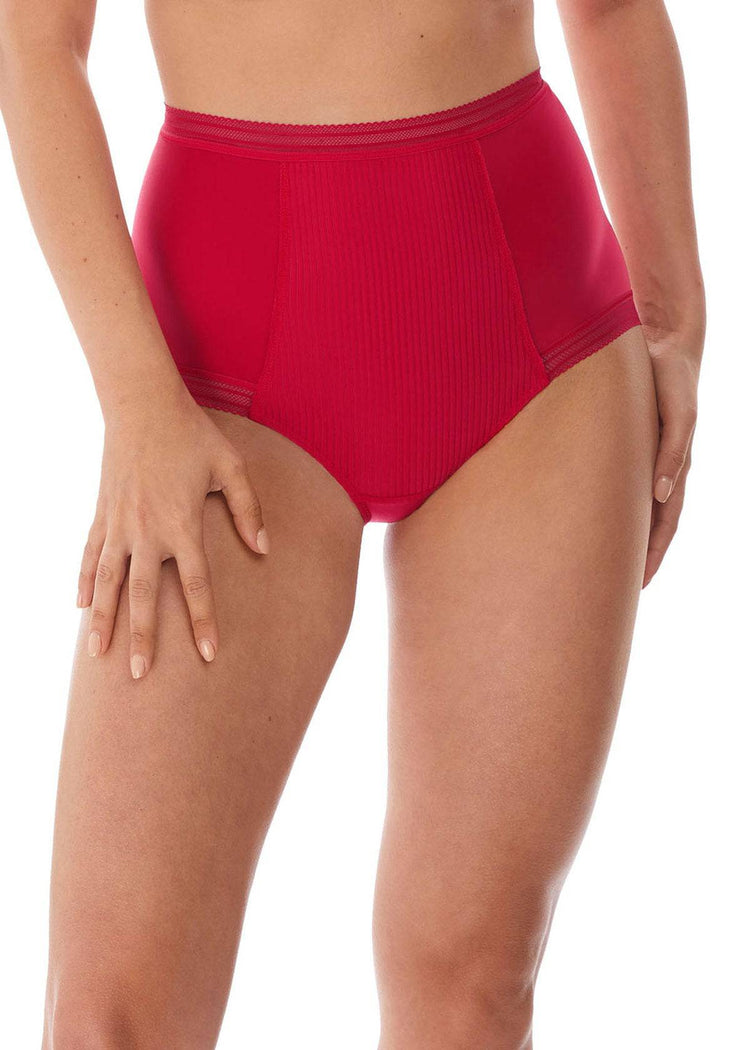 Model in Fantasie Fusion High Waisted Broekje Rood voorzijde
