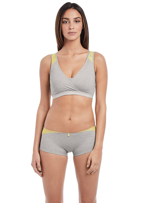 Model in Freya Idol Chi Short Mineral