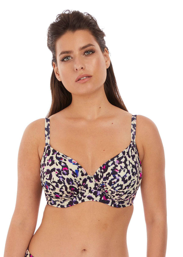 Model in Fantasie Bonito Full Cup Bikini Top voorzijde