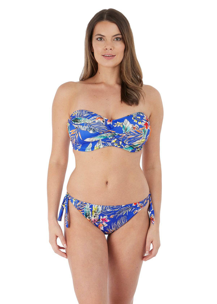 Model in Fantasie Burano Bikini Pacific voorzijde