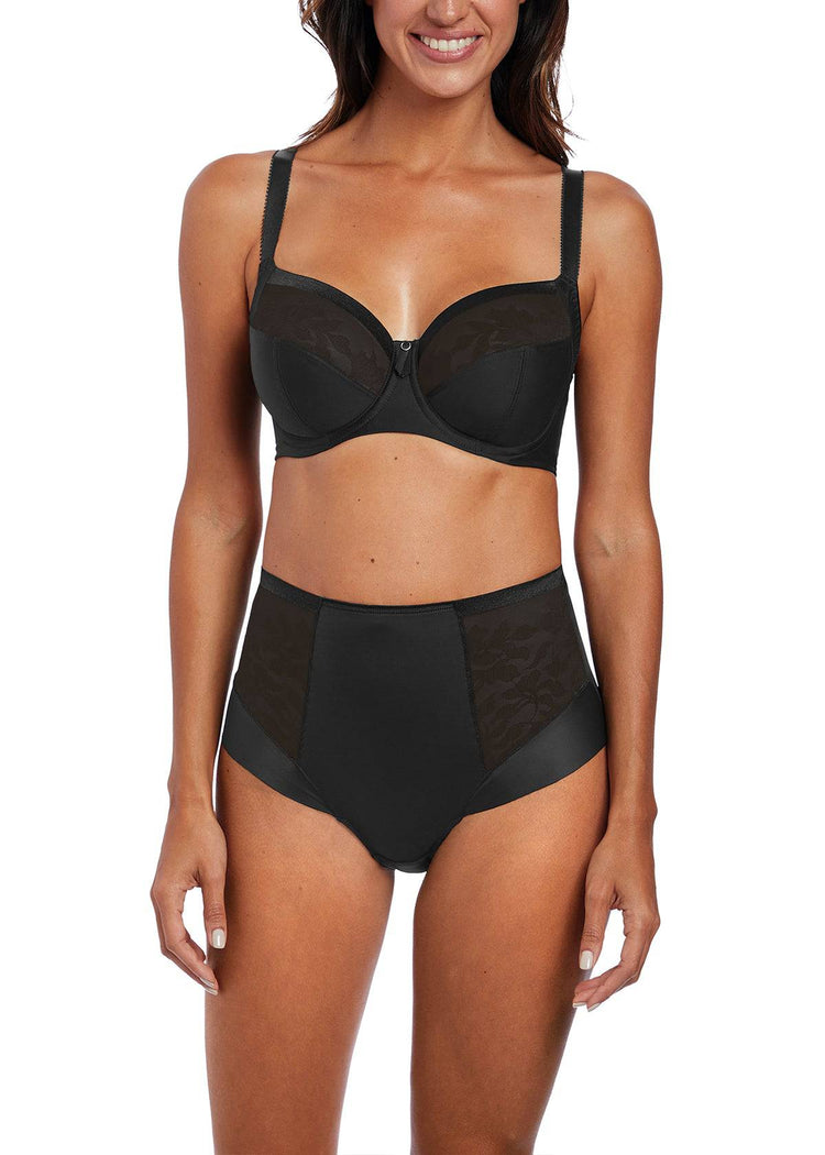 Model in Fantasie Illusion set Zwart voorzijde