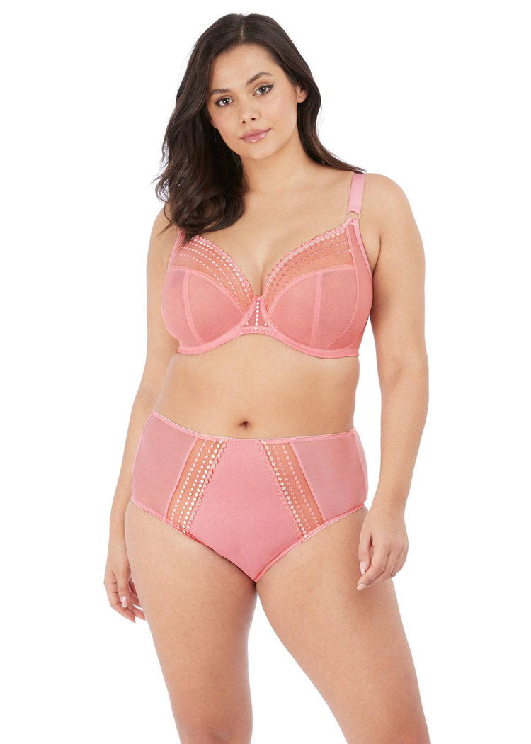 Model in Elomi Matilda set Rose