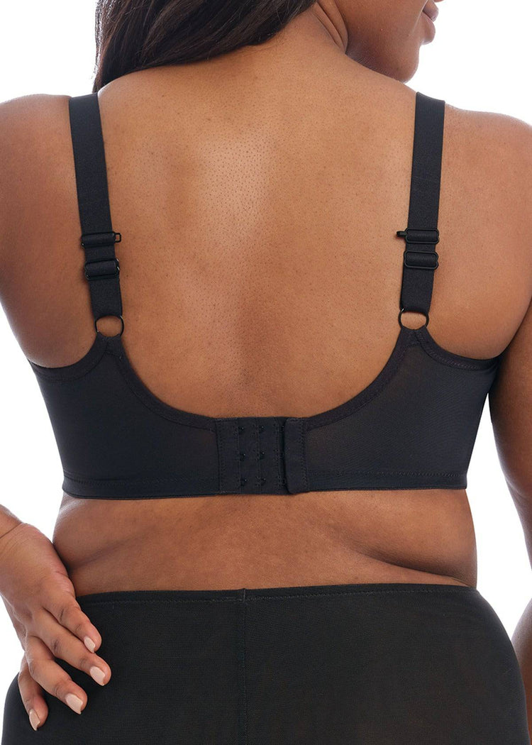 Model in Brianna Padded Balconette BH Zwart achterzijde