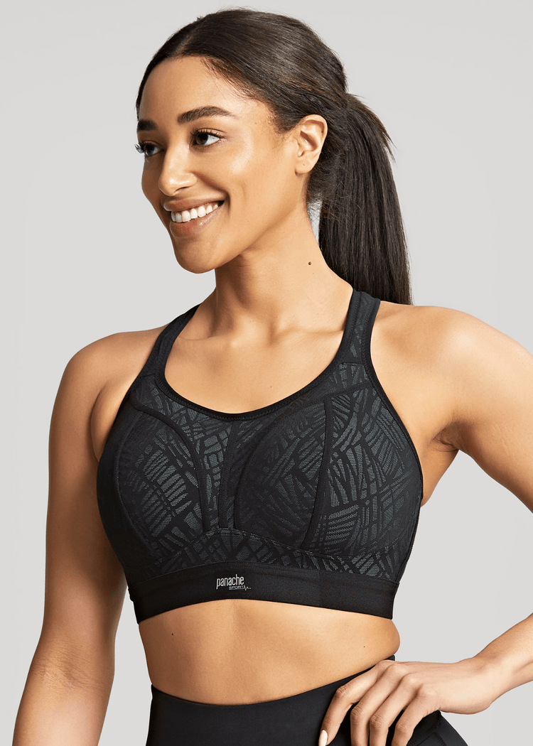 Model in Beugelloze Sport BH Black/Ice Blue Voorzijde