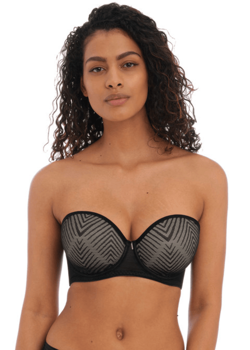 Model in Freya Tailored Strapless BH Zwart voorzijde