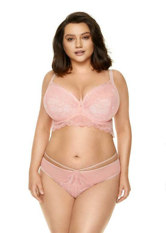 Model in Gorteks Charlize Padded Longline BH Roze