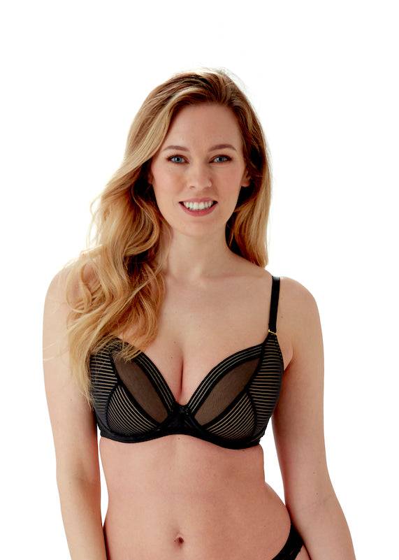 Model In Gossard Sheer Stripe Voorgevormde Plunge BH Zwart Voorzijde