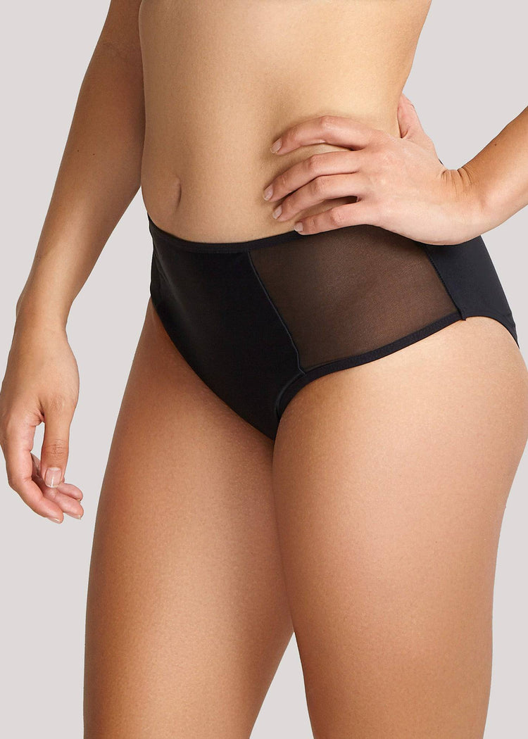 Model in Panache Onyx Bikini Broekje Zwart voorzijde