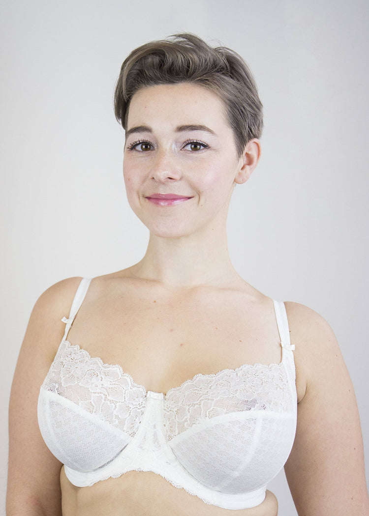 Model in Panache Envy Full Cup BH Ivoor