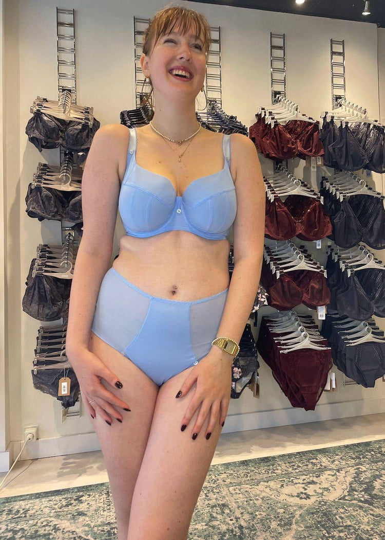 Model In Ewa Michalak SF Set Blueberry Hill Voorzijde