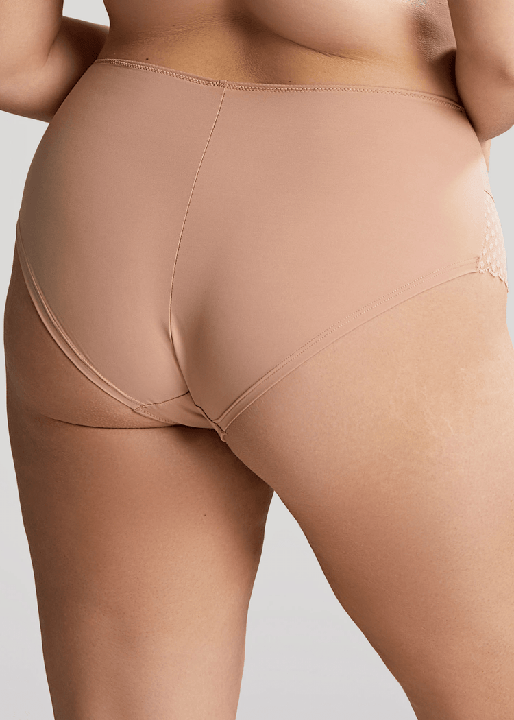 Model in Bliss High Waisted Broekje Hazel Achterzijde