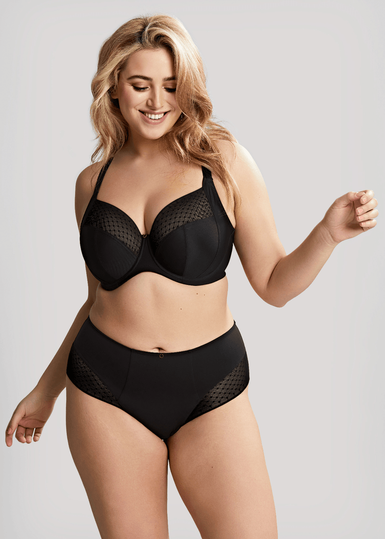 Model in Bliss High Waisted Broekje Noir Voorzijde