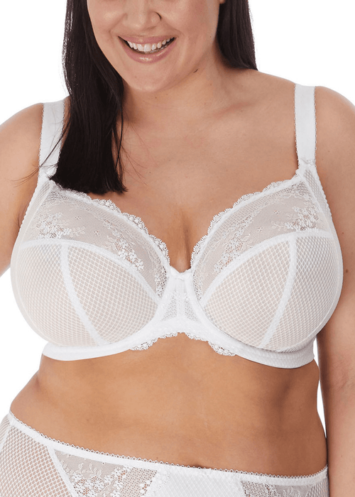 Model in Charley Plunge BH Wit Voorzijde
