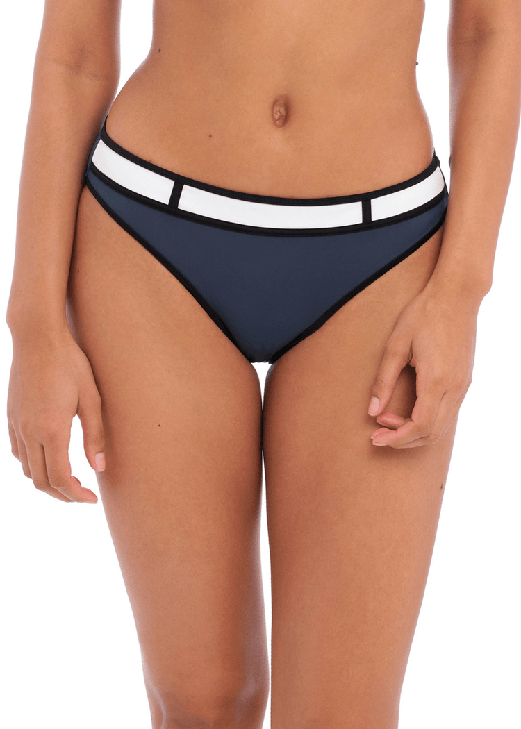 Model in Colour Crush Bikini Broekje Ink Voorzijde