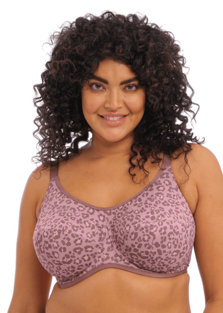 Model in Energise Sport BH Dusky Leopard Voorzijde