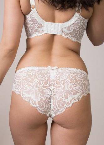 Rug van Model in Ewa Michalak Antonina setje