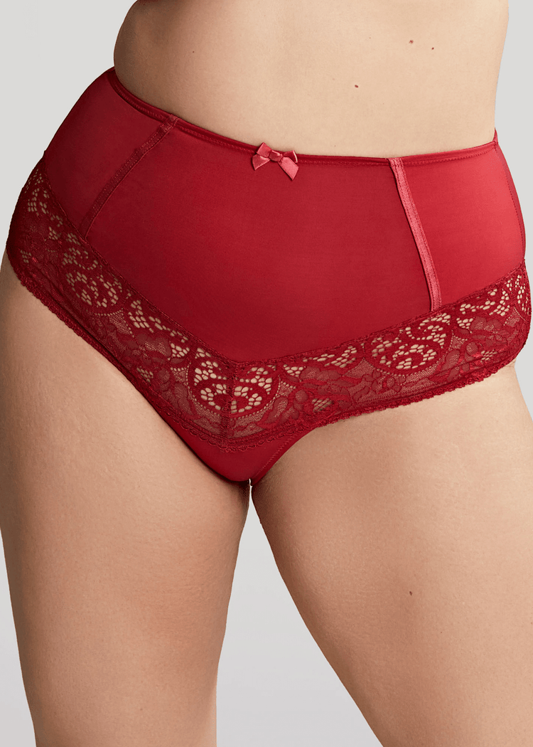 Model in Estel High Waisted Broekje Raspberry Voorzijde