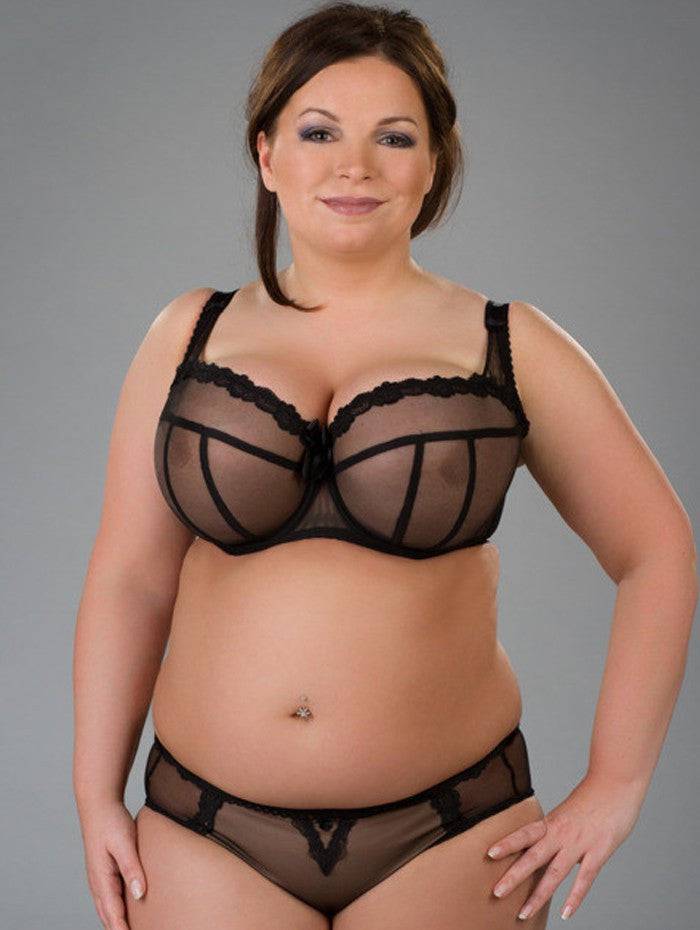 Model In Ewa Michalak SM Black Mist Voorzijde