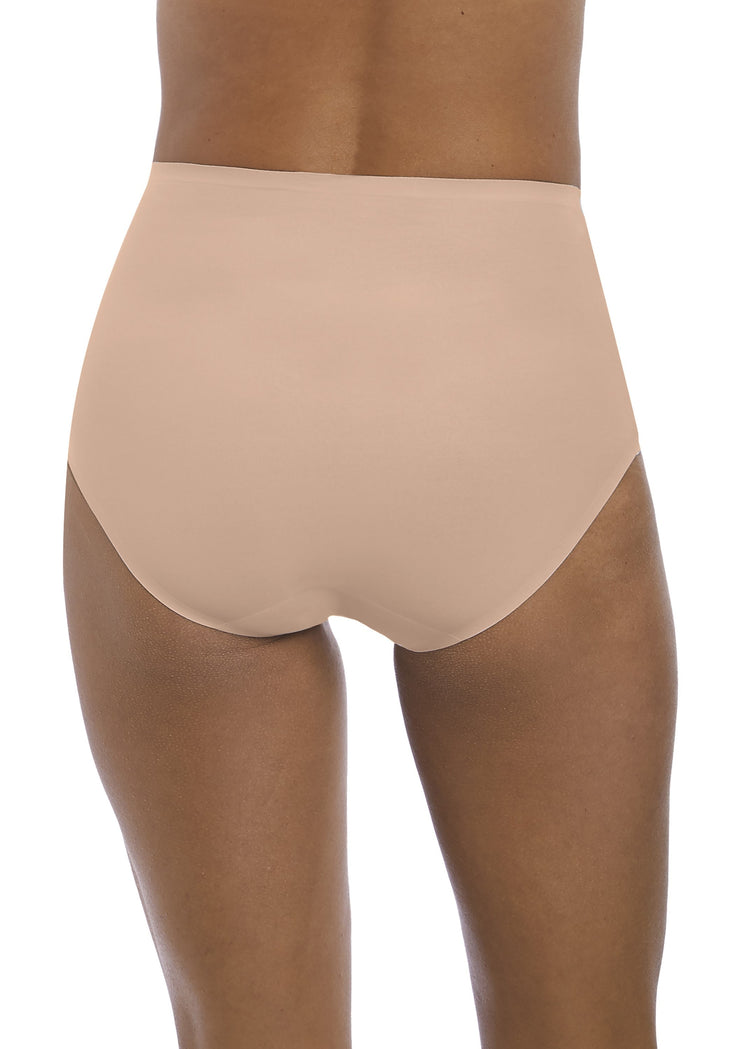 Model in Fantasie Smoothease High Waisted Broekje Beige Achter