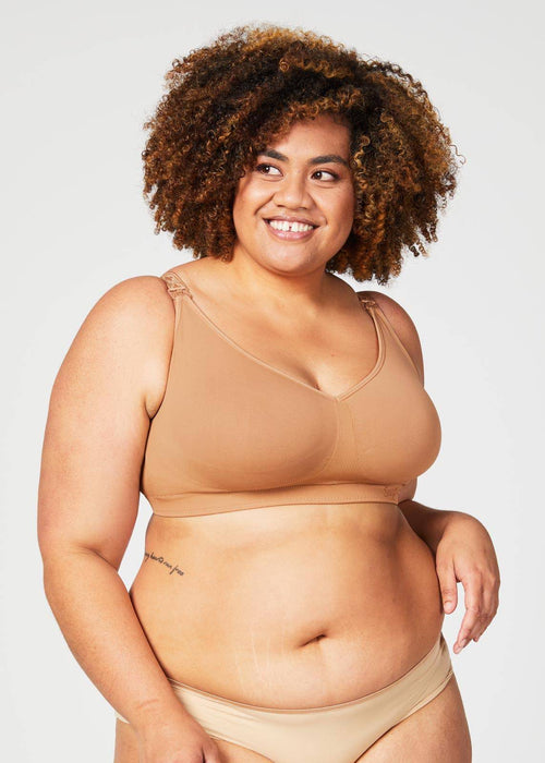 Model In Cake Sugarcandy Beugelloze Voedings-BH Mocha Voorzijde
