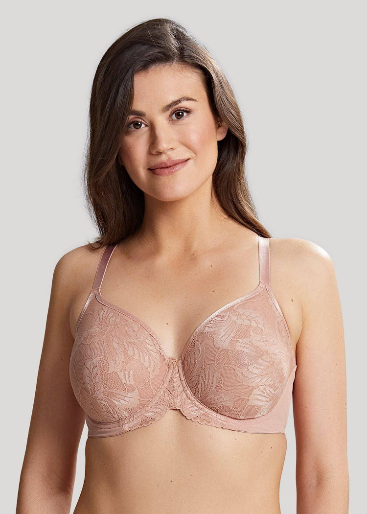 Model in Panache Radiance Voorgevormde Full Cup BH Hazel Voorzijde