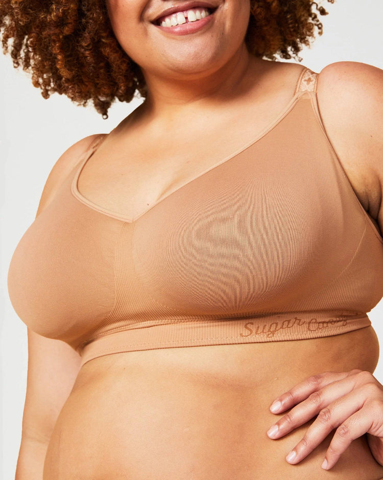 Model In Cake Sugarcandy Beugelloze BH Mocha Voorzijde