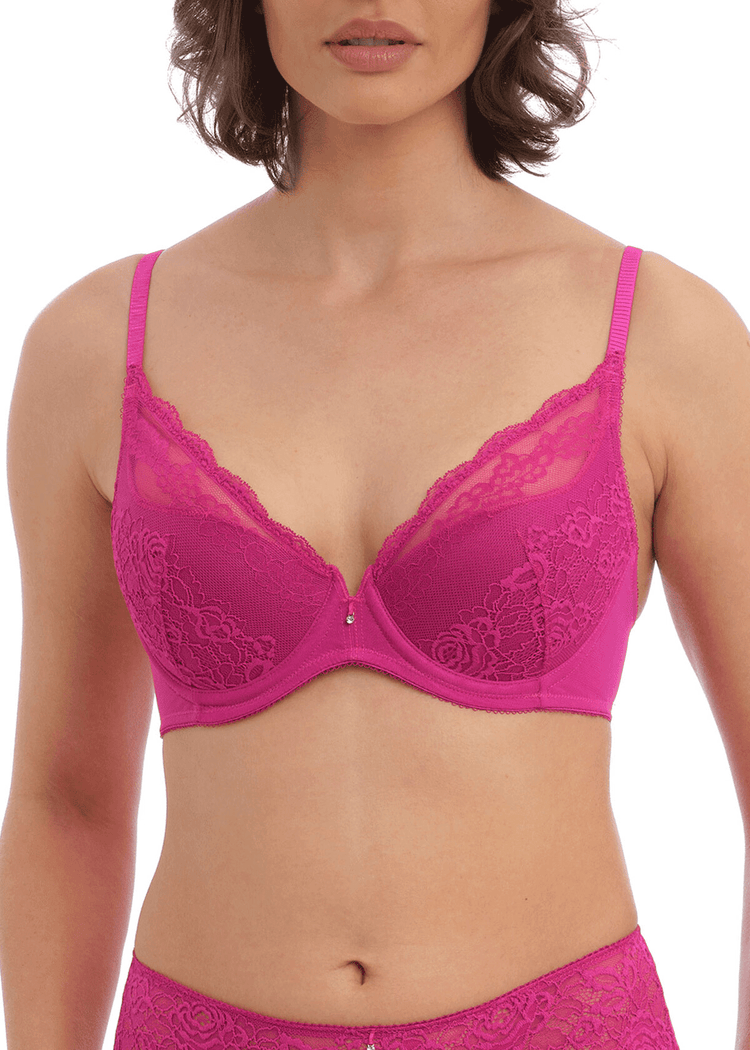 Model in Ravissant Plunge BH Orchid Voorzijde