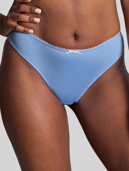 Model in Faith Brazilian Broekje Bluebell voorzijde