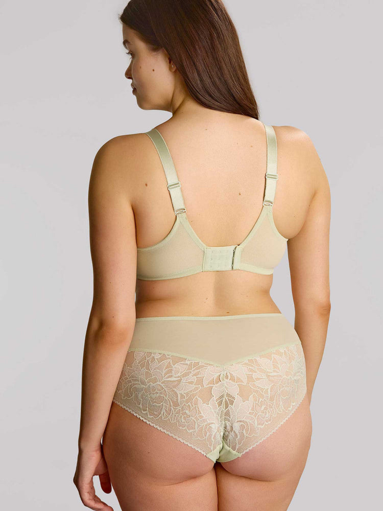 Model in Dream Full Cup BH Pistachio achterzijde